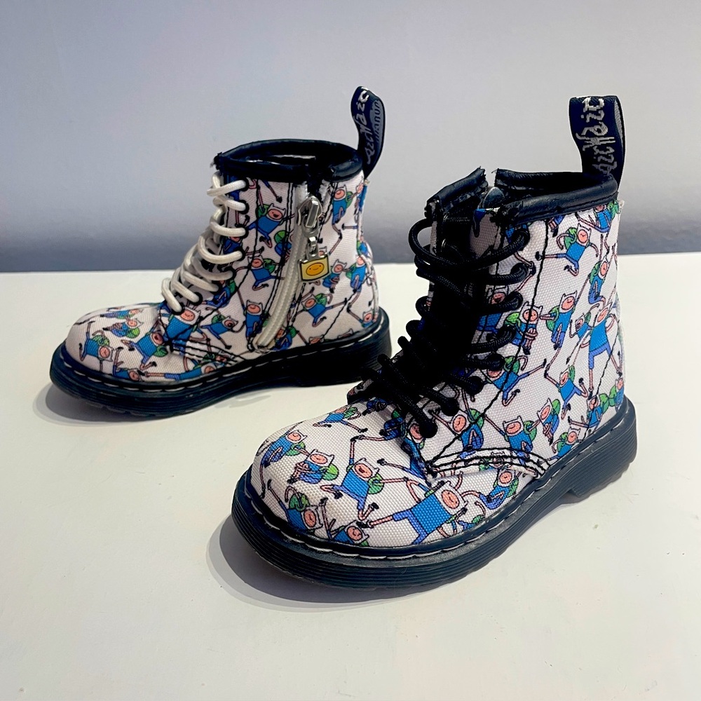 Dr. Martens Kid's Adventure Time Finn Print Brooklee Boot 7 baby /toddler
